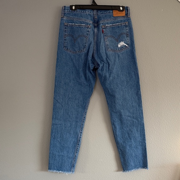 Levi's Blue Distressed Premium Ankle Jeans Women’s Size 28 - Picture 2 of 10